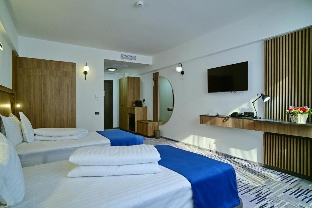 Фото Hotel Sir Royal 4*