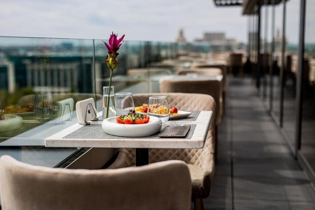 Фото Union Plaza Hotel 4*