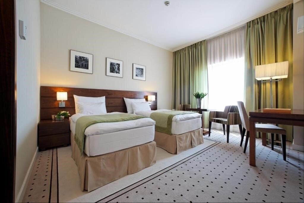 Фотография Capital Plaza Hotel 4*