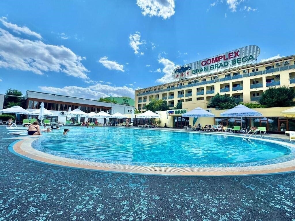 Отель Bbb 4*