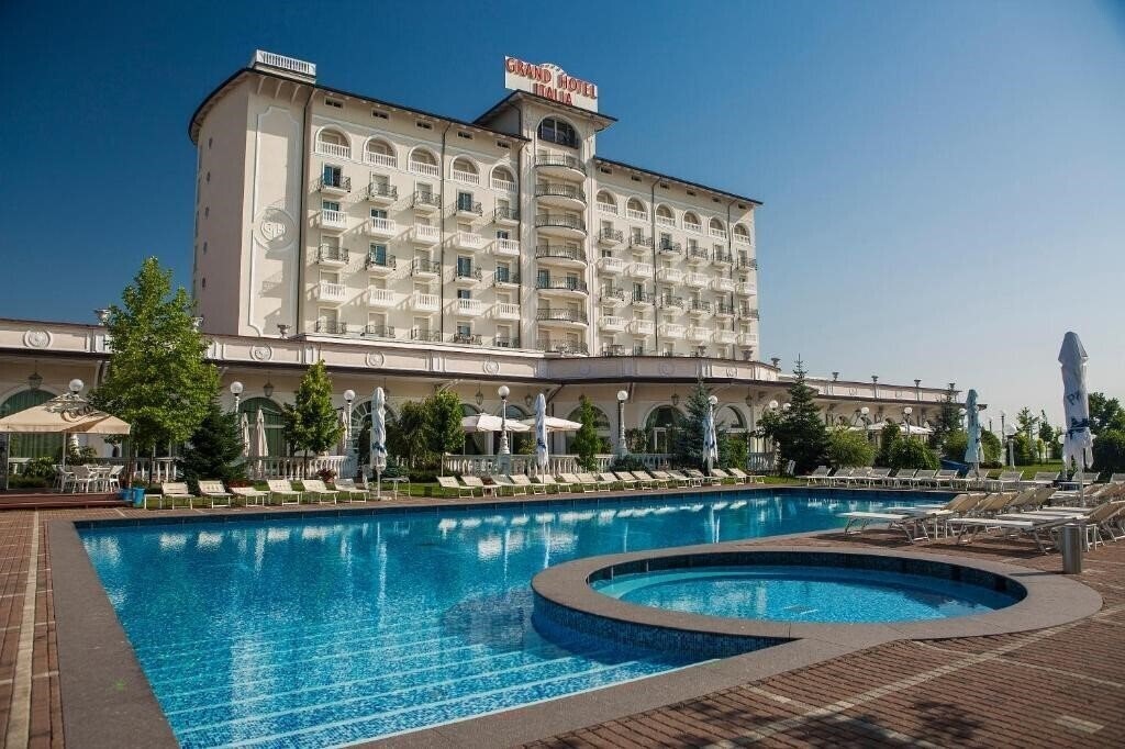 Готель Grand Hotel Italia 5*