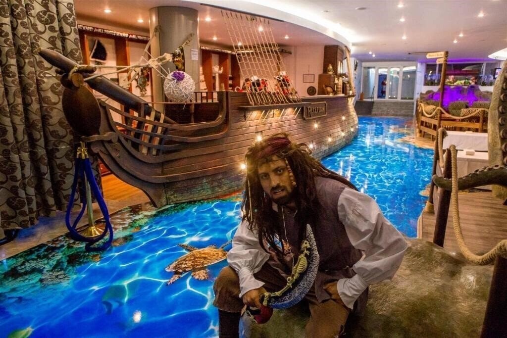 Отель Pirates Resort 3*