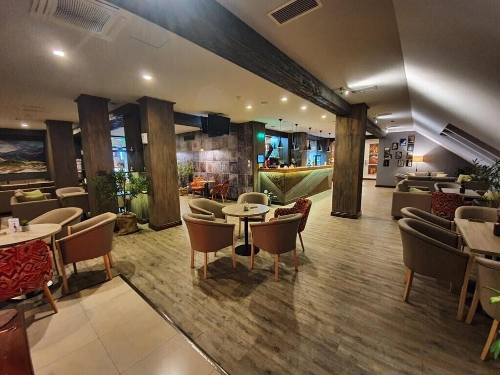 Зображення Escalade 4*