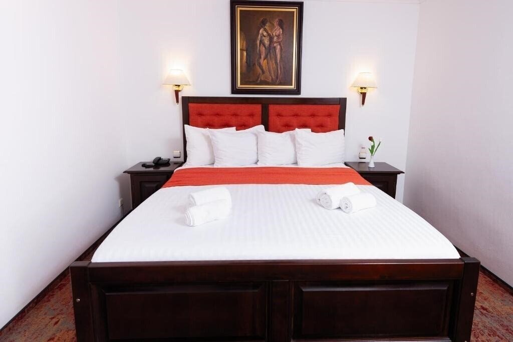 Отель Piatra Mare 4*