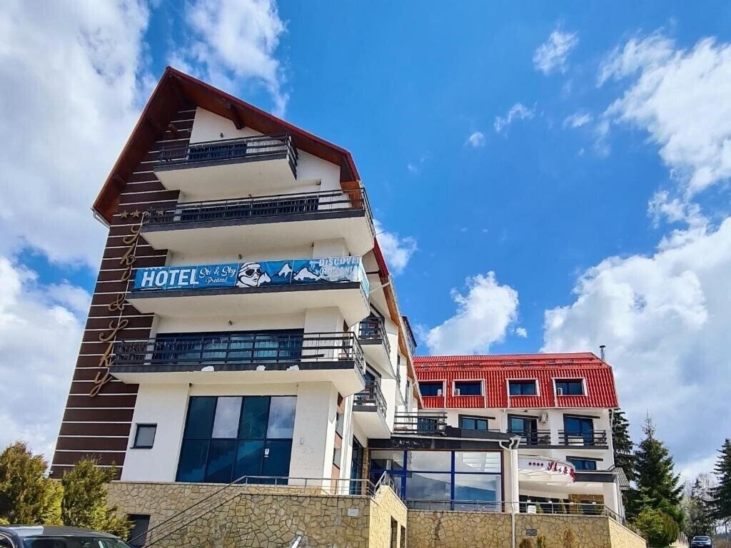 Готель Hotel Ski & Sky 4*