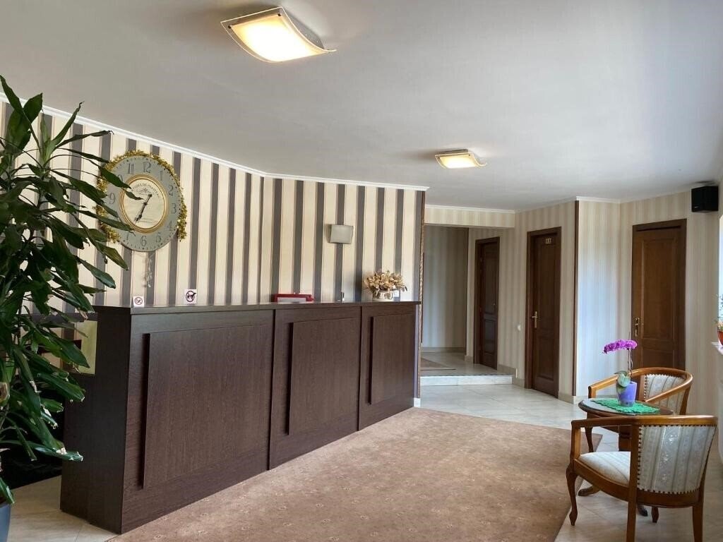 Отель Pensiunea Ideal 4*