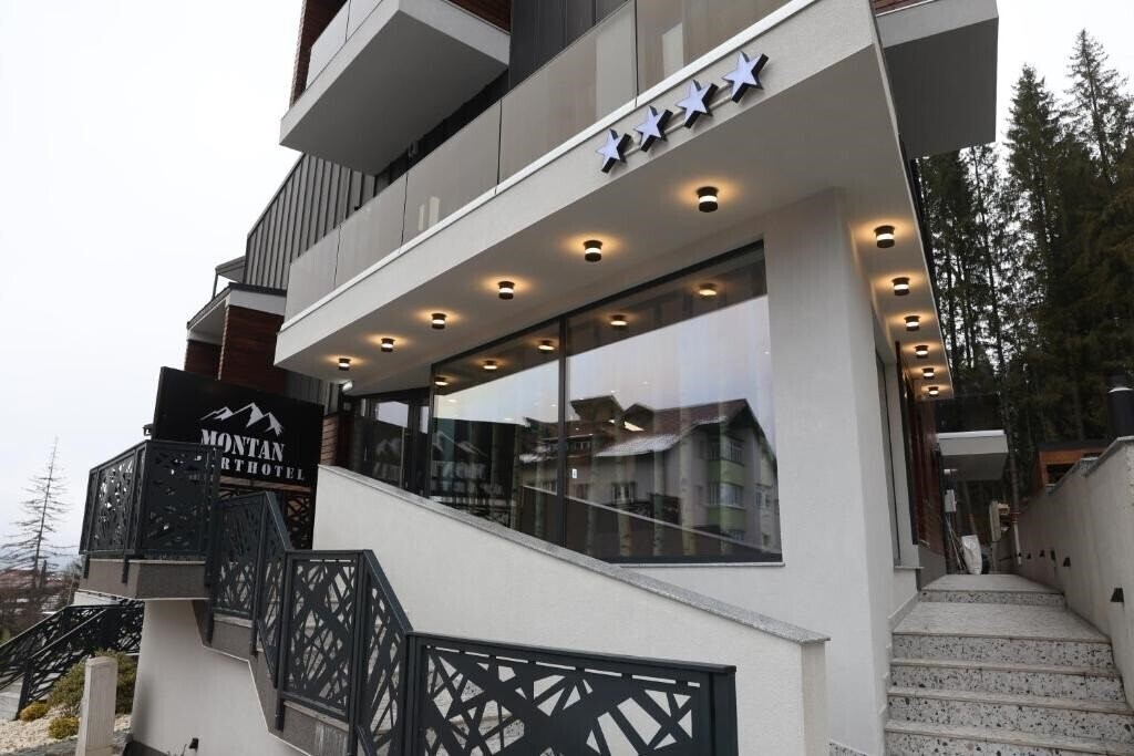 Готель Montan Aparthotel 4*