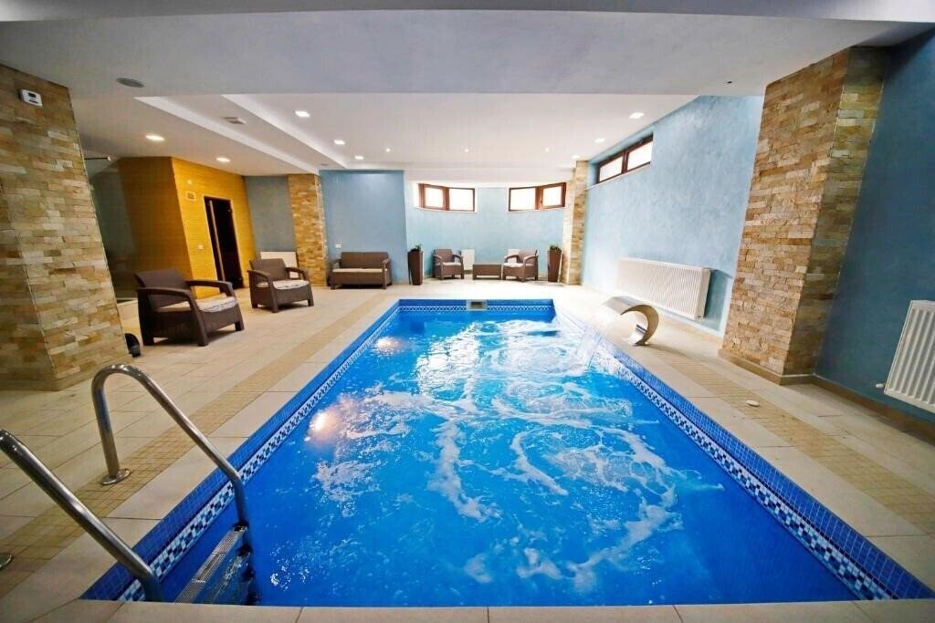 Готель Montebello 4*
