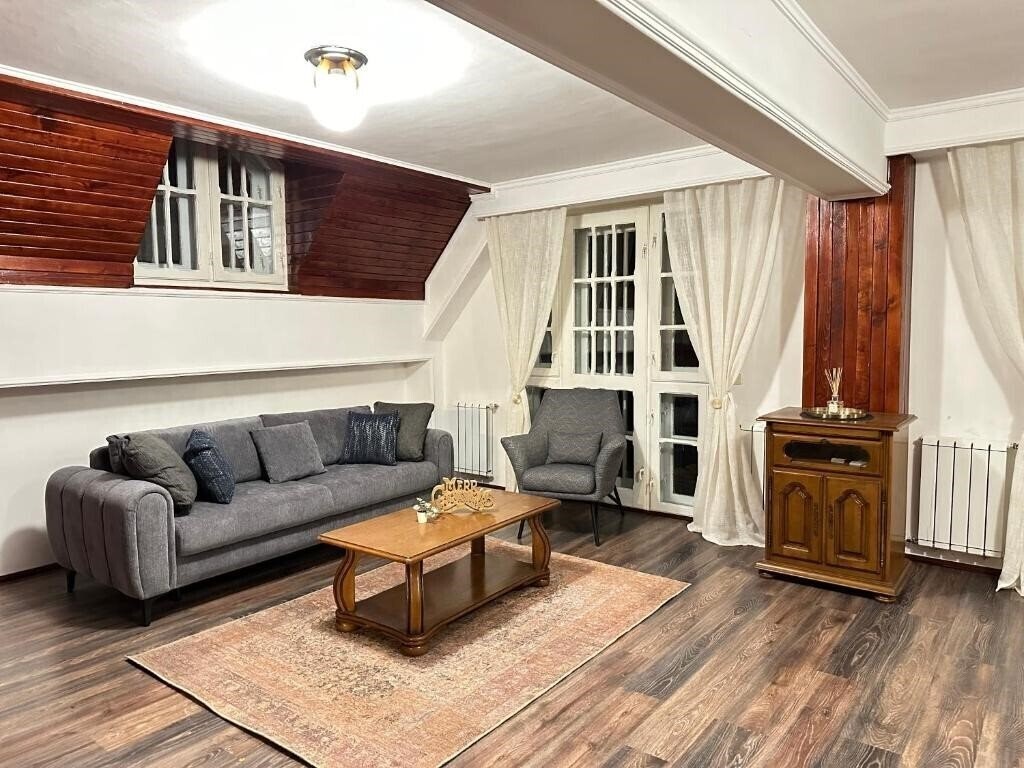 Отель Pine Peak 3*