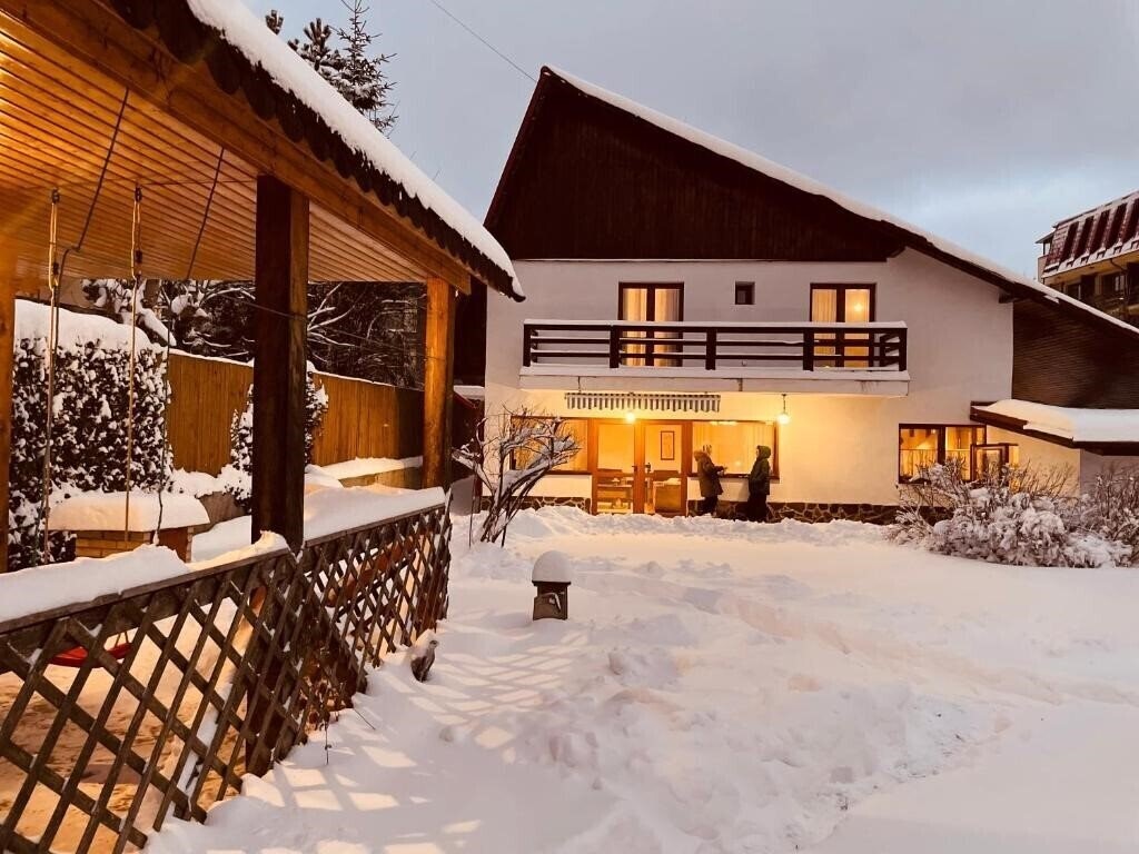 Фотография Cheerful Cabin Predeal 3*