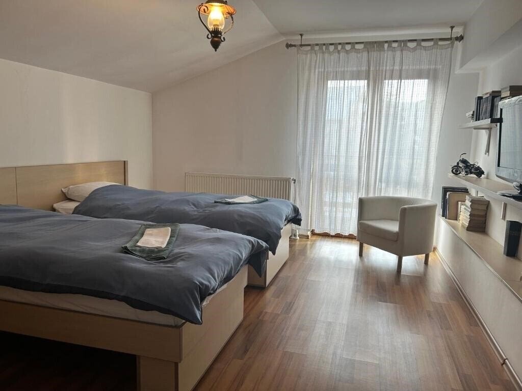 Изображение Cheerful Cabin Predeal (ex. Cheerful 4 Bedroom & Kids Friendly Home) 3*