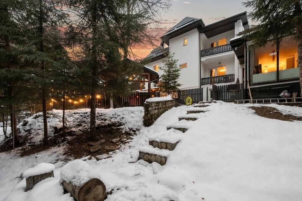 Готель Seven Apartments 3*