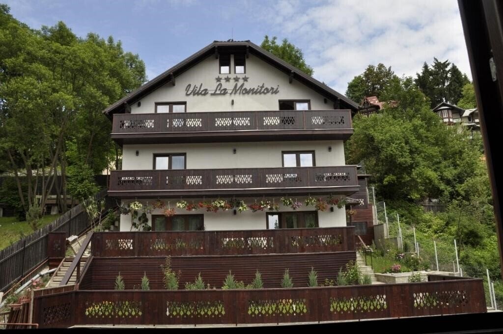 Отель La Monitori 4*