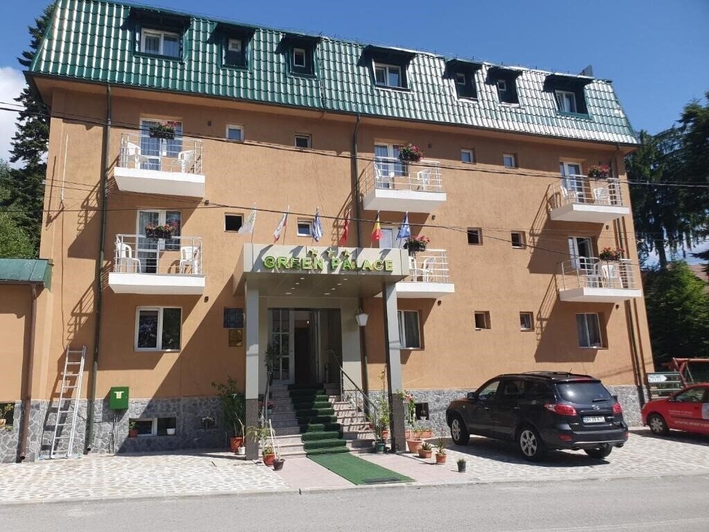 Отель Hotel Green Palace 3*