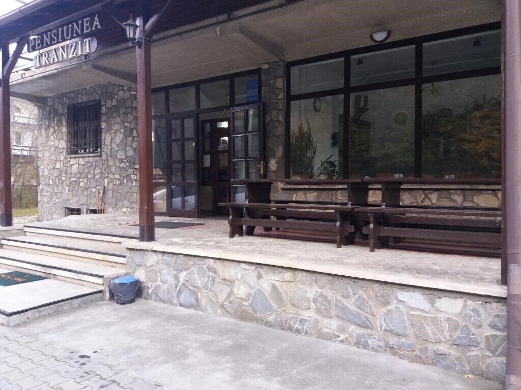 Фото Pensiunea Tranzit (ex. Transit Guesthouse, Tranzit Pension) 3*