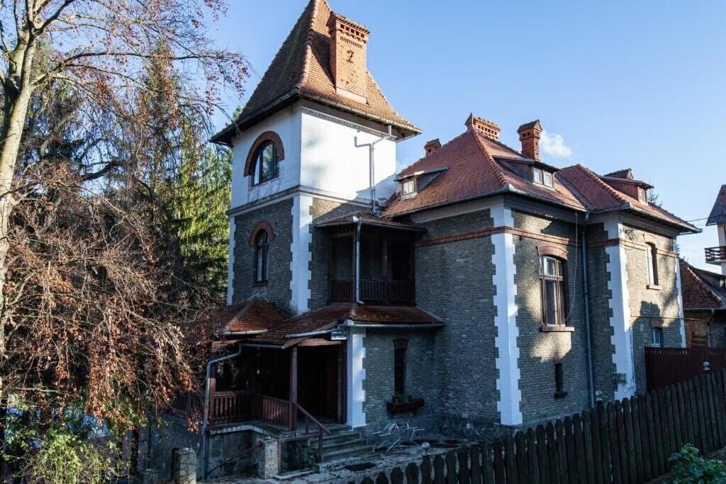 Готель Vila Retezat Sinaia 3*