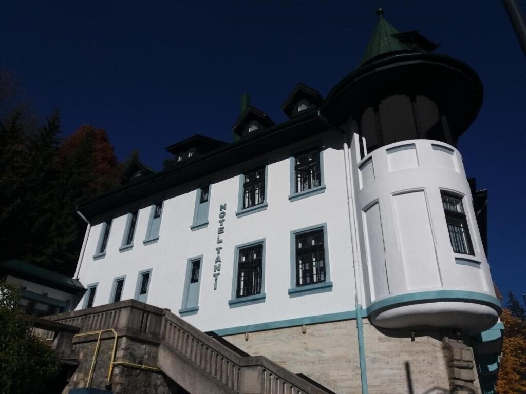 Отель Hotel Tanti 2*