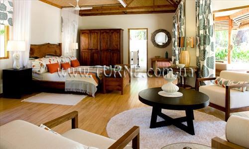 Отель Denis Private Island 4*