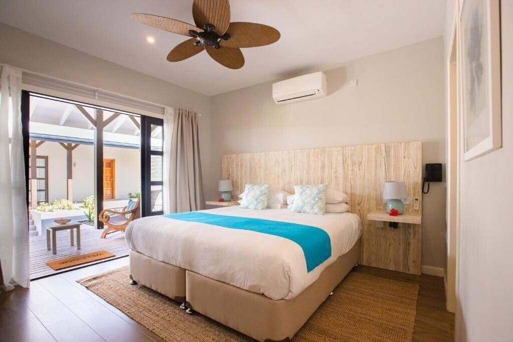Фото Le Nautique Luxury Waterfront Hotel 4*