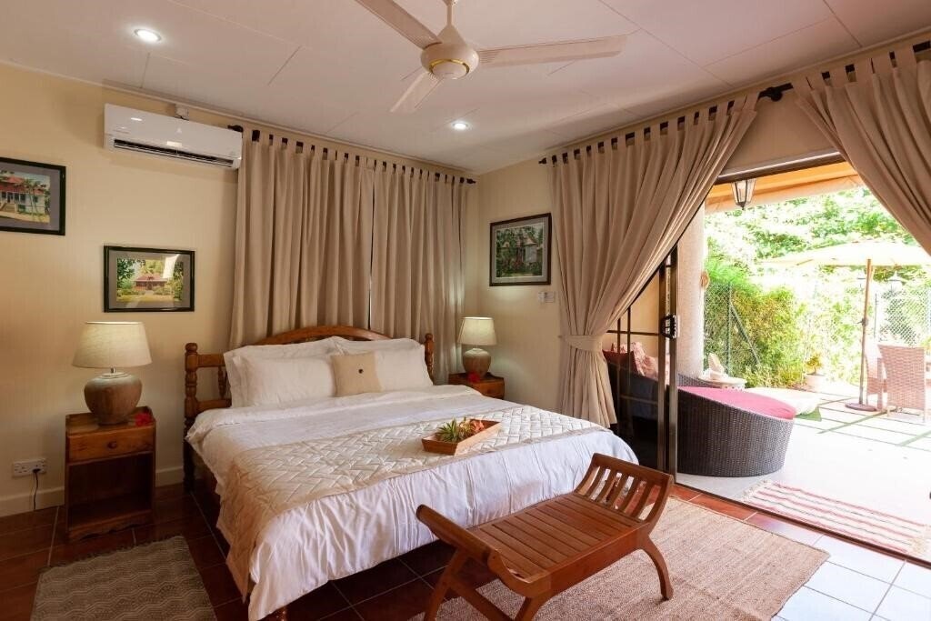 Фото Oceane Self Catering 3*
