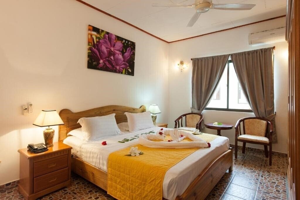 Фотография Orchid Self Catering Apartment 3*