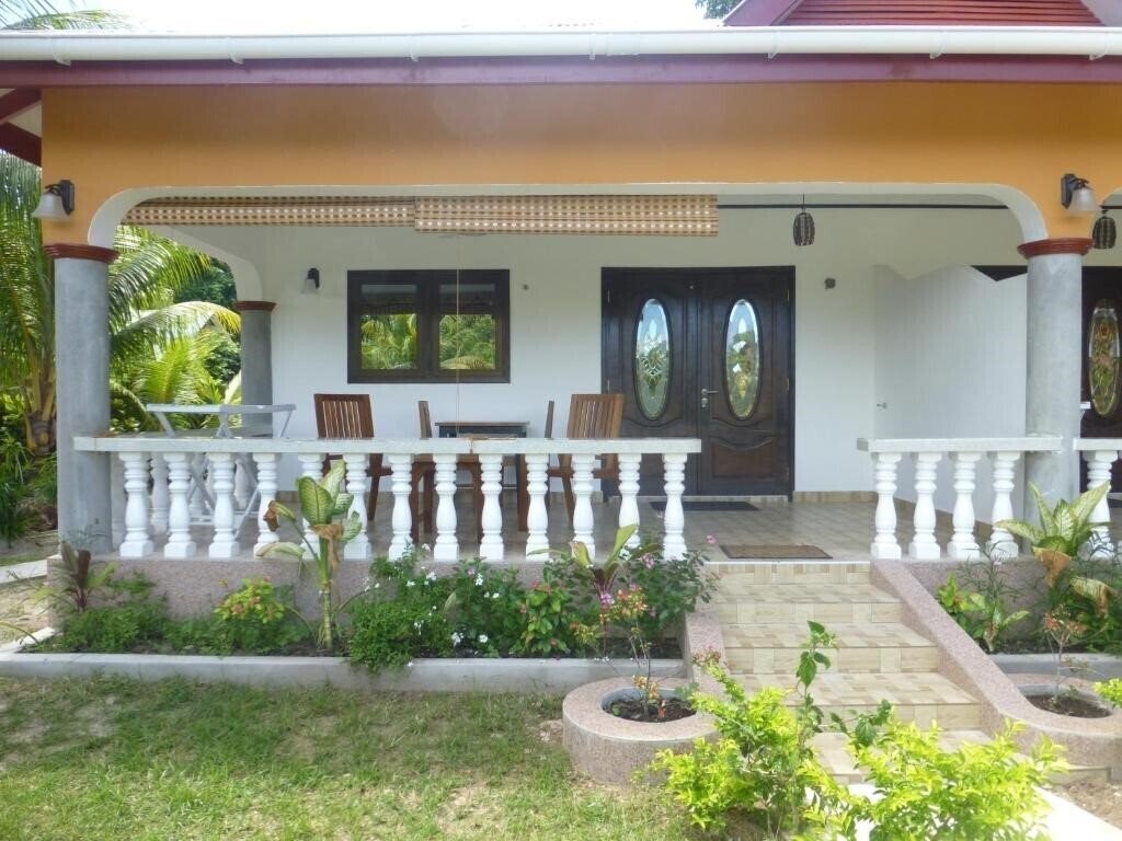 Фото Zerof Self Catering Apartments 3*