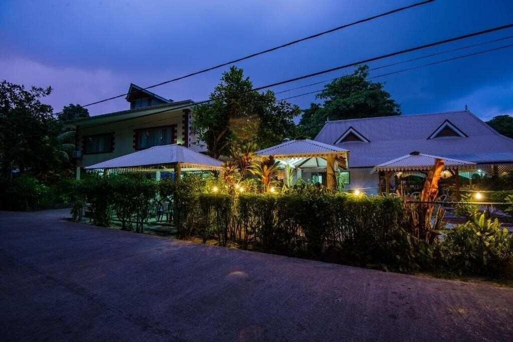 Отель Zerof Guest House 3*