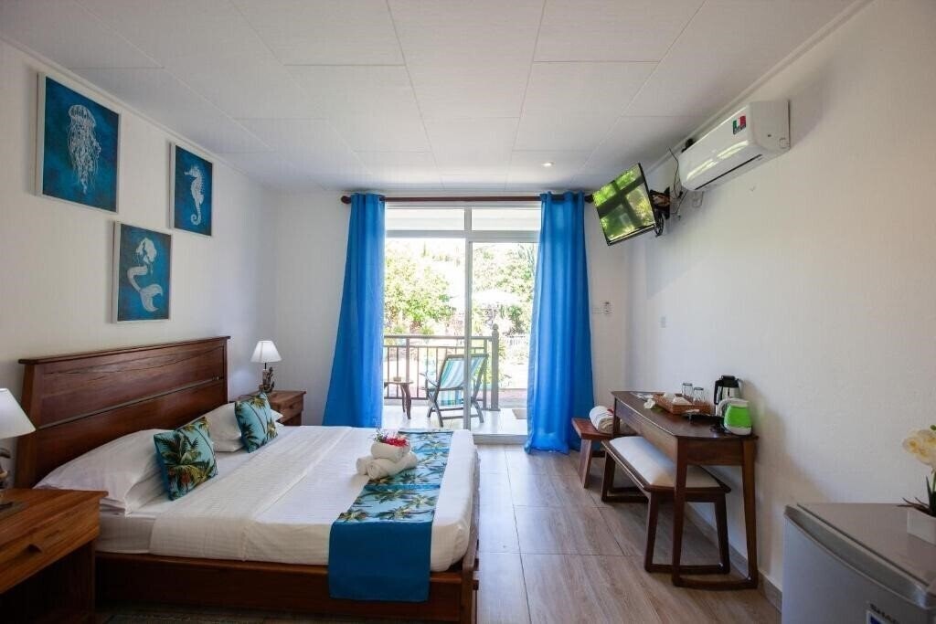 Фотографія Chez Marston 3*