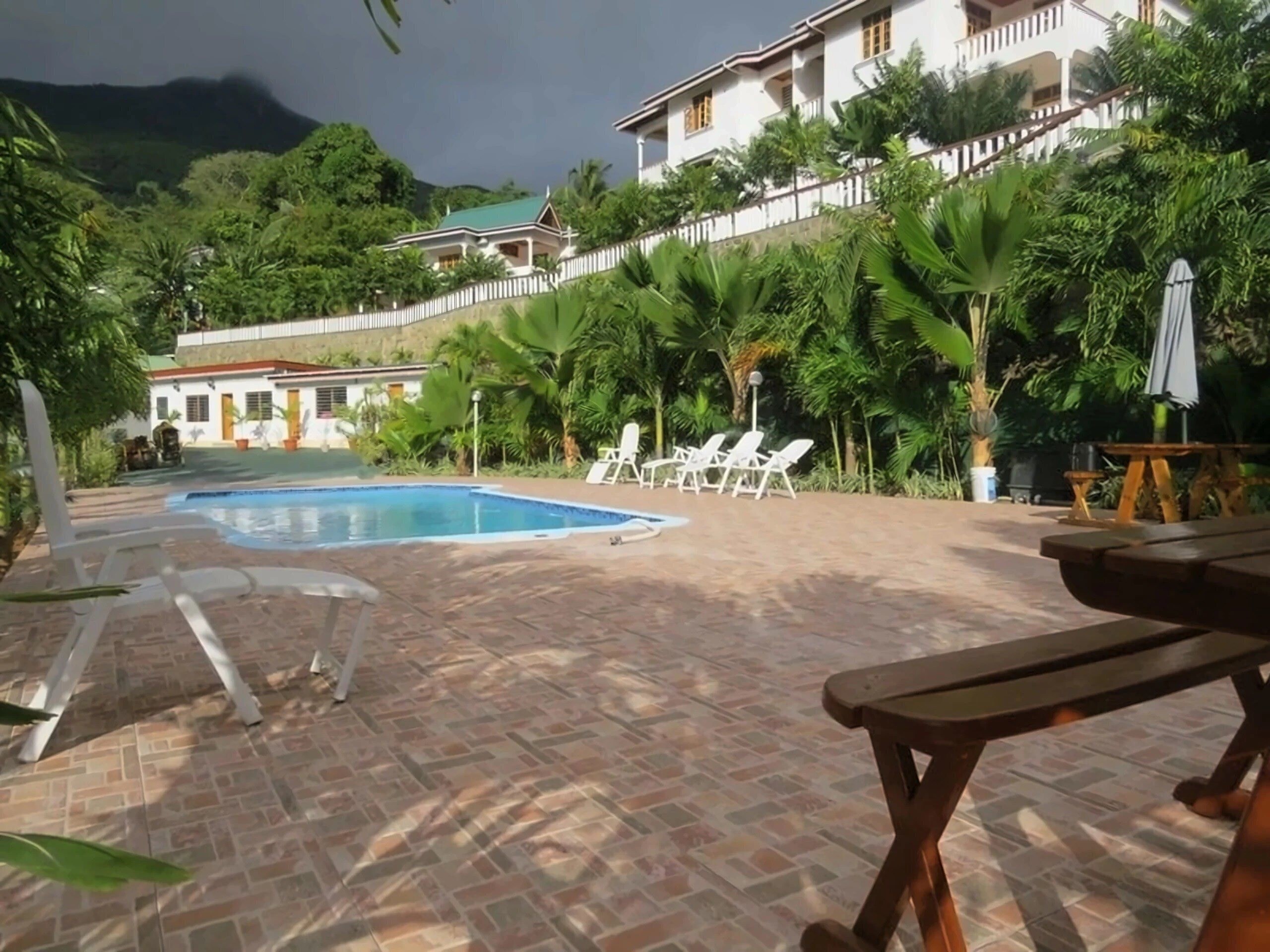 Готель La Fontaine Holiday Apartment 2*