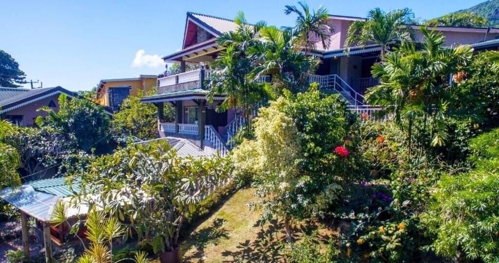 Готель Romance Bungalows 2*
