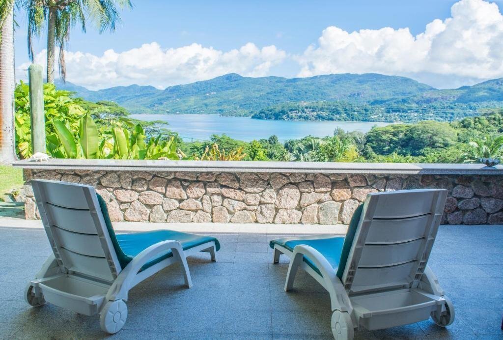 Отель Anse Soleil Beachcomber 4*