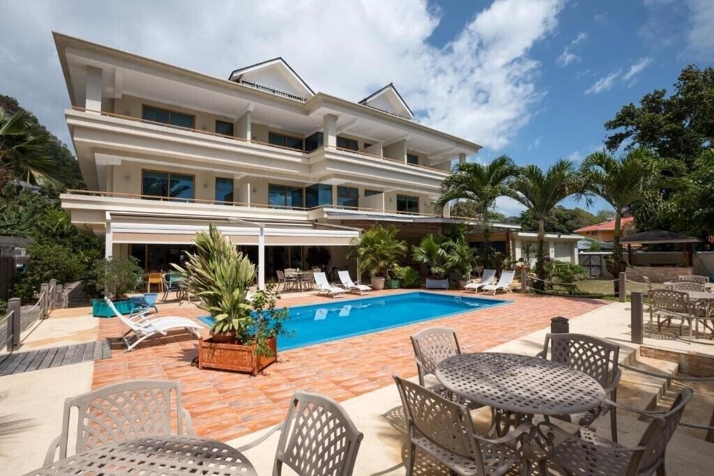 Фотографія Crown Beach Hotel 4*