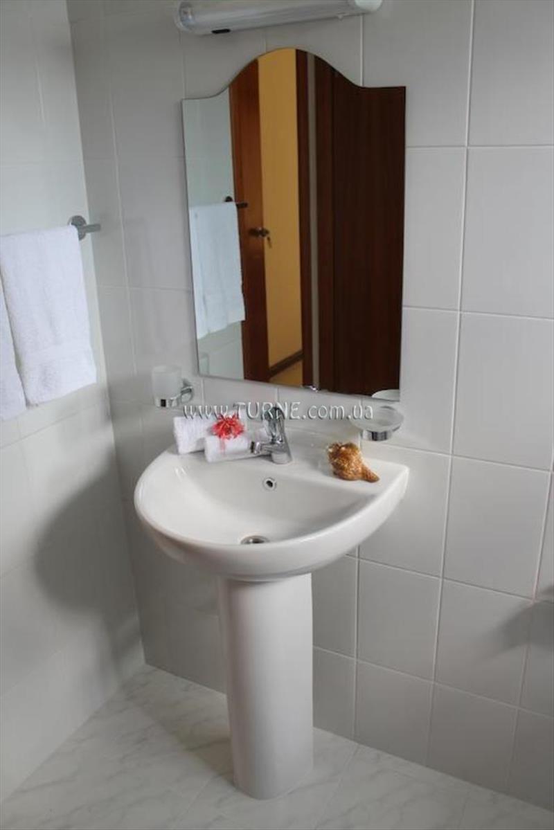 Картинка Central Self Catering Apartments Apt апартаменты