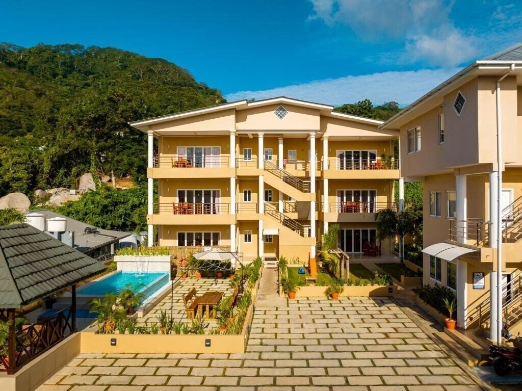 Готель Tropical Hideaway 3*