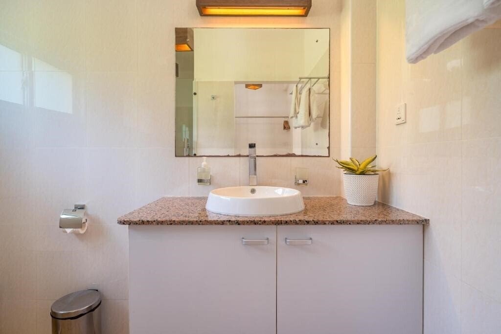 Фото Tropical Hideaway 3*