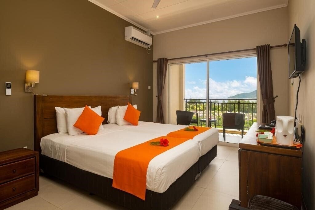 Фото The Ridge Residence 3*
