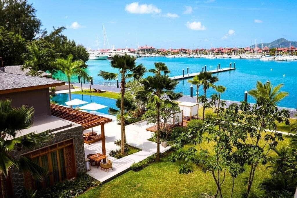 Готель L’Escale Resort Marina & Spa 5*