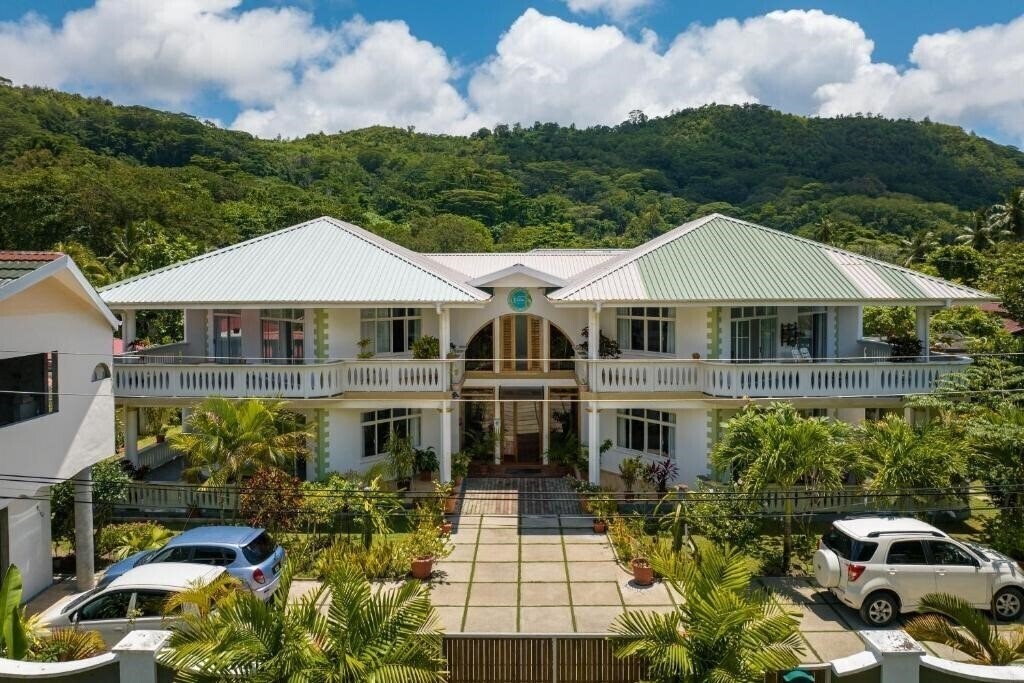 Отель 340 Degrees Mountain View Apartments апартаменты