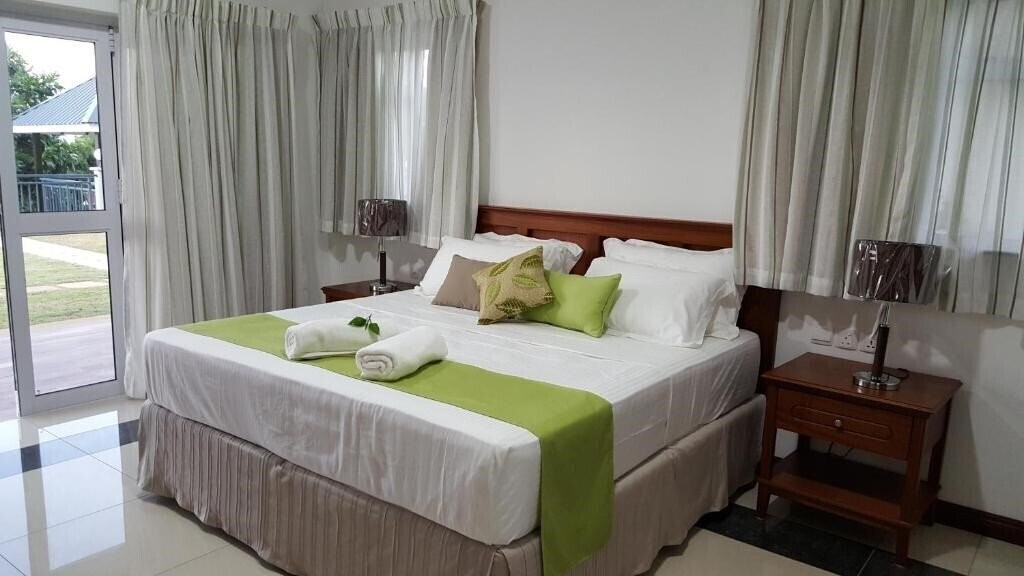 Фото Bambous River Lodge 4*
