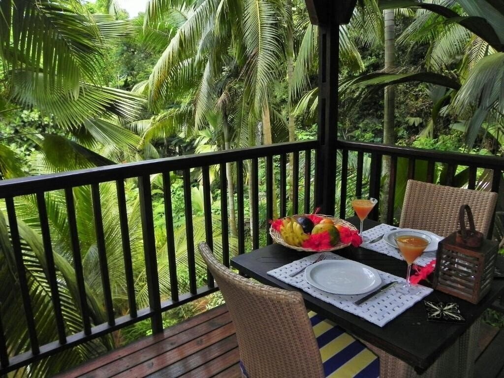 Картинка Hillside Retreat 3*