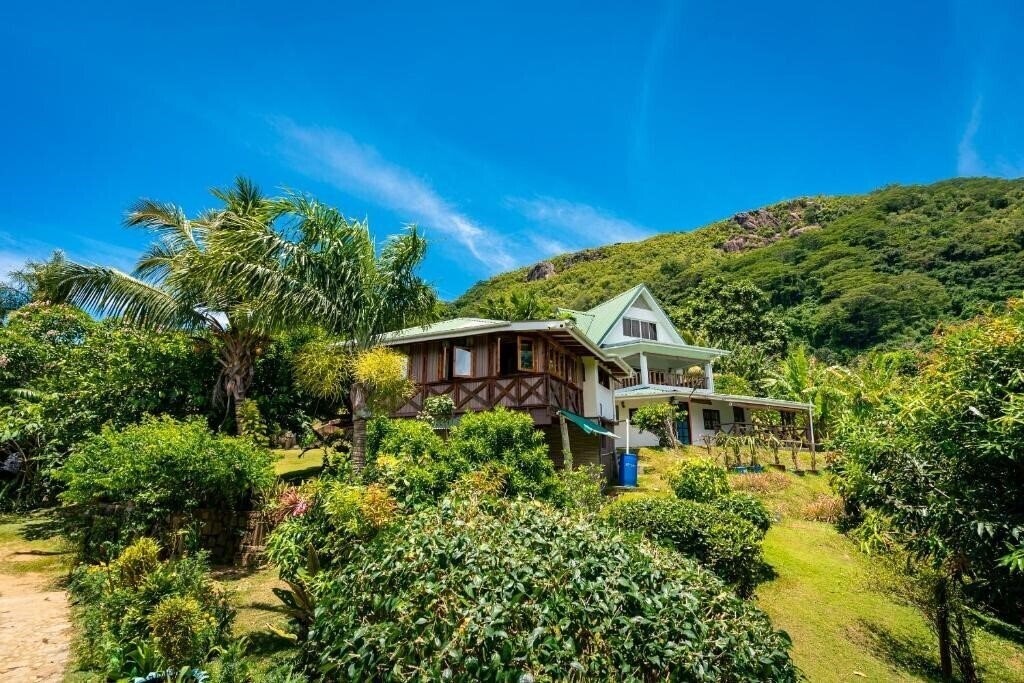 Отель Lemongrass Lodge 3*
