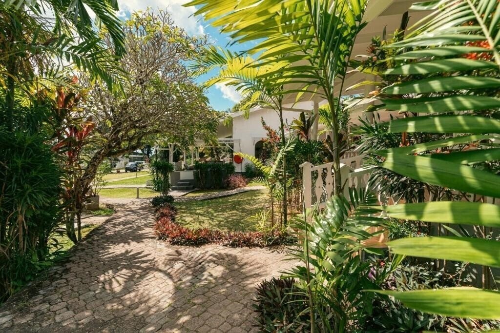 Картинка Beau Vallon Bungalows 3*