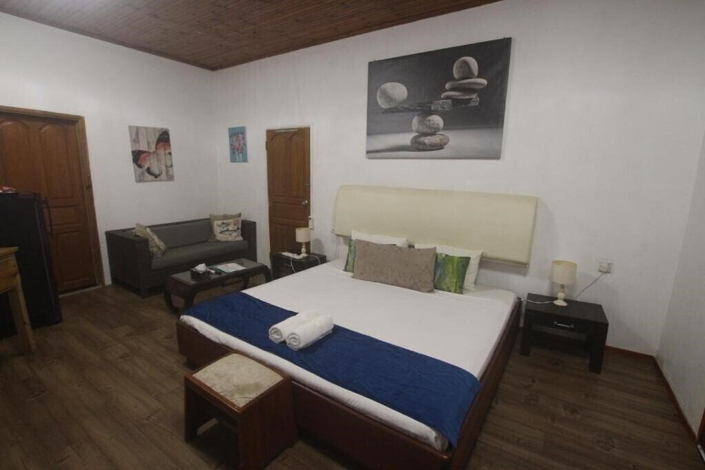 Фото Castaway Lodge 3*