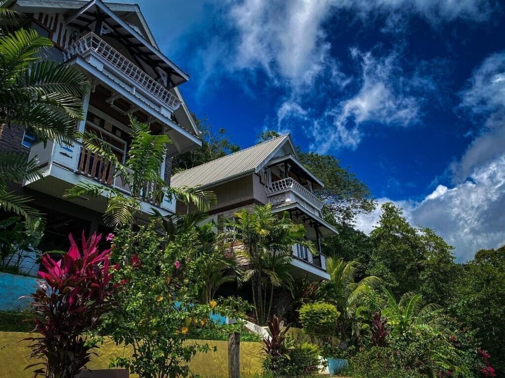 Готель Mouggae Blues Villas 3*