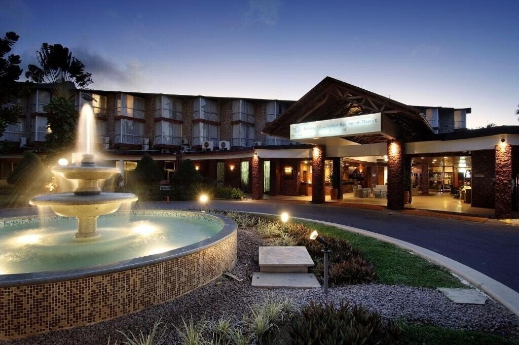 Готель Berjaya Beau Vallon Bay 3*