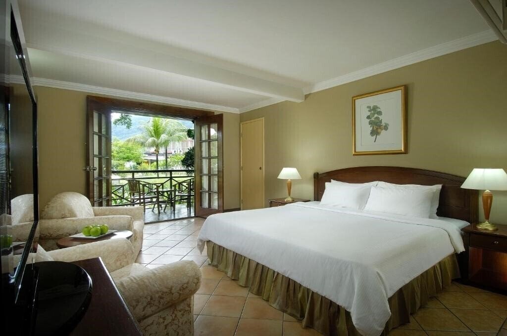 Фото Berjaya Beau Vallon Bay 3*