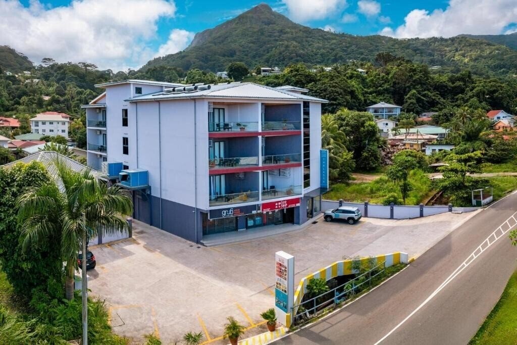 Готель Thalassa Seychelles Hotel Apartments 3*