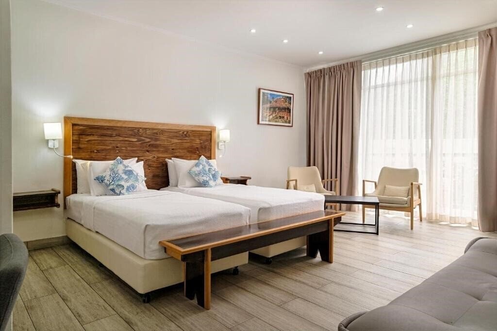 Фото Voila Beau Vallon 3*