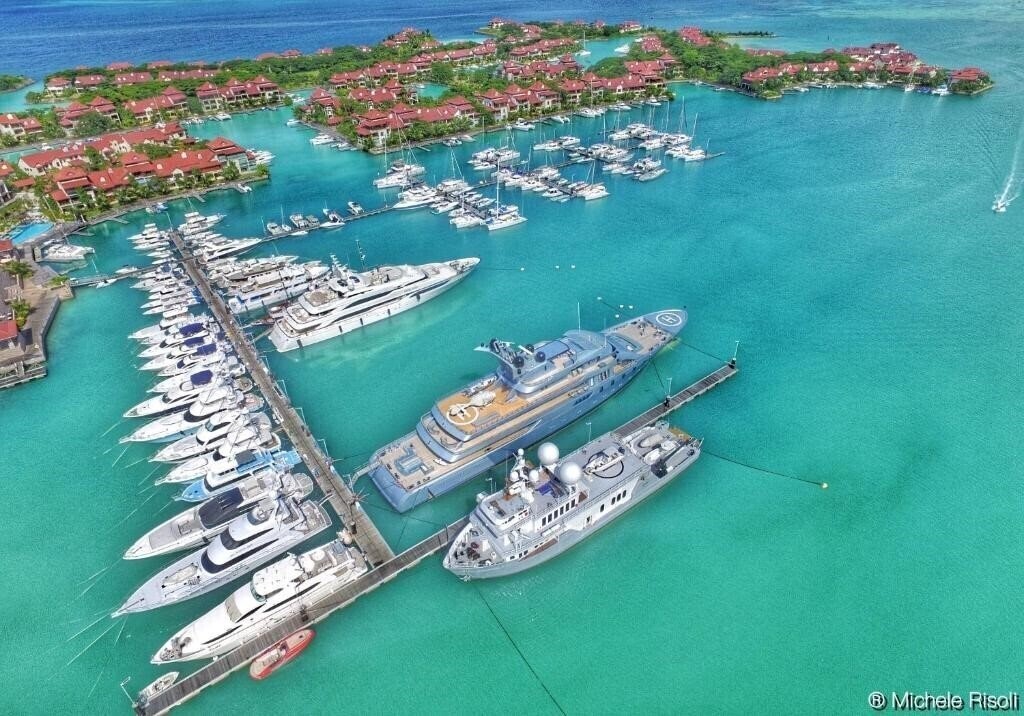 Картинка Eden Island Luxury Accommodation 4*