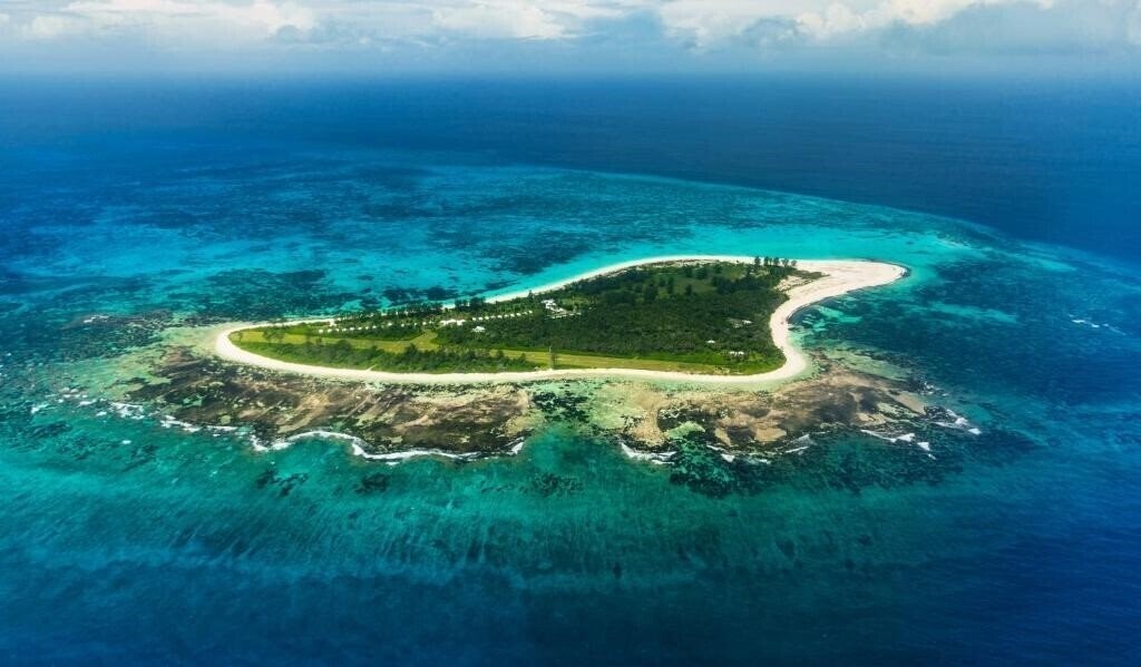 Отель Bird Island Lodge 3*